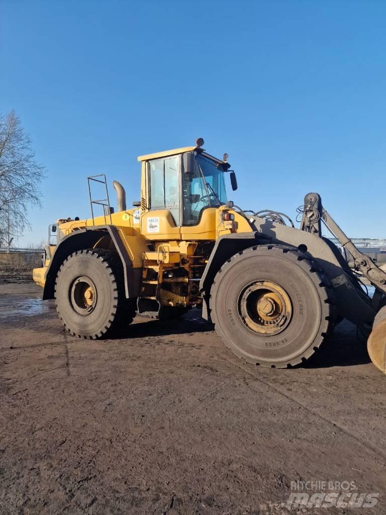 Volvo L 220 F 轮式装载机
