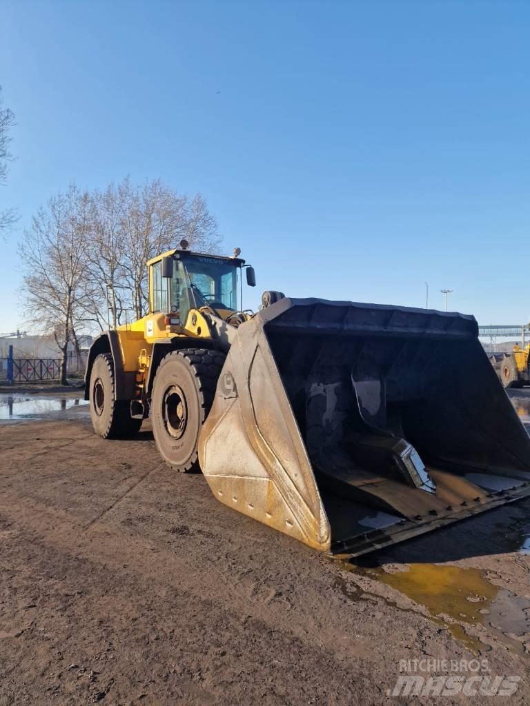 Volvo L 220 F 轮式装载机