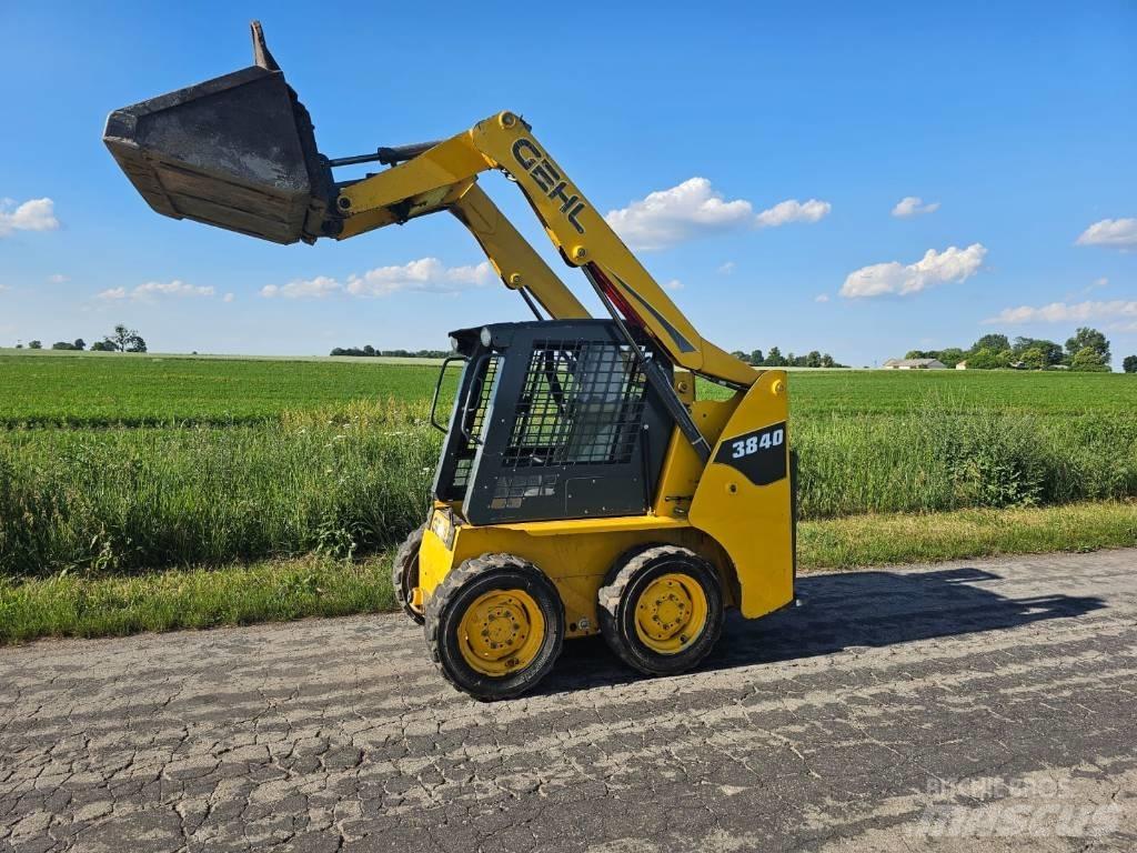 Gehl 3840 2015r 小型装载机