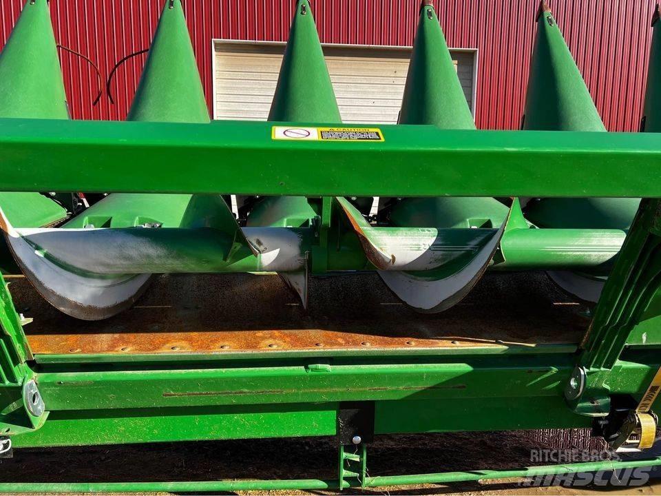 John Deere 716c 联合收割机头
