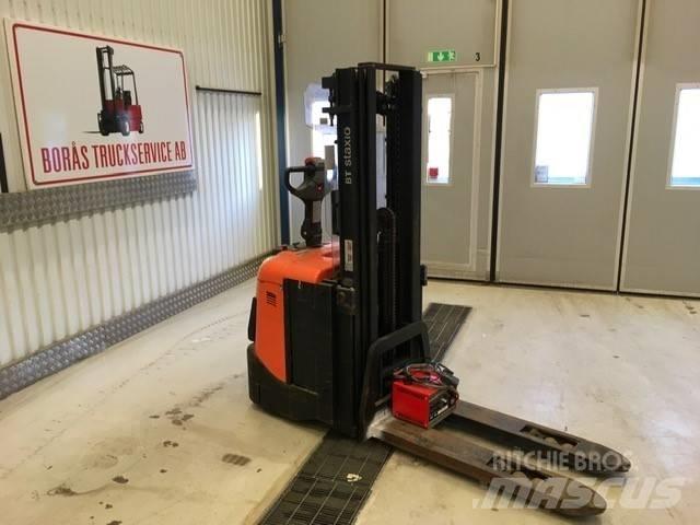 BT SPE 125 L 手推堆垛车