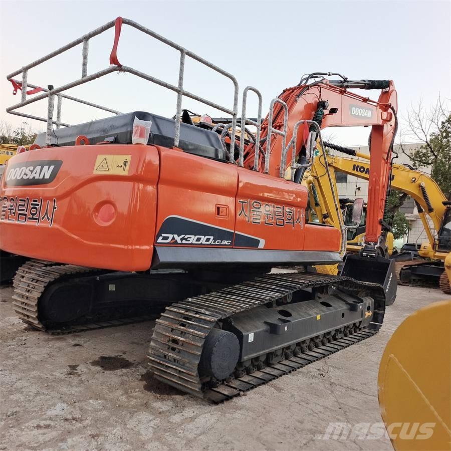 Doosan DX300LC-9C 履带挖掘机