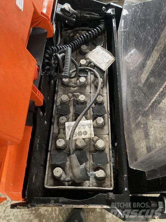BT SWE120 手推堆垛车