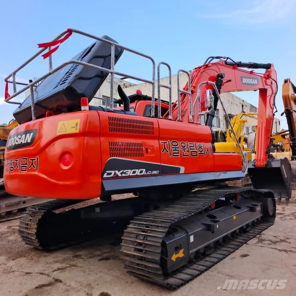 Doosan DX 300 LC 履带挖掘机