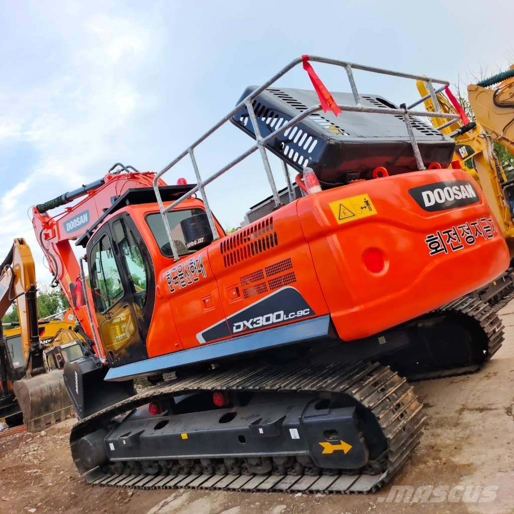Doosan DX 300 LC 履带挖掘机