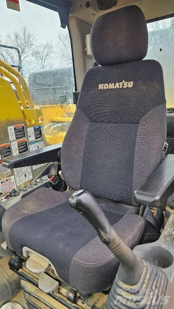 Komatsu PC 490 LC-11 履带挖掘机