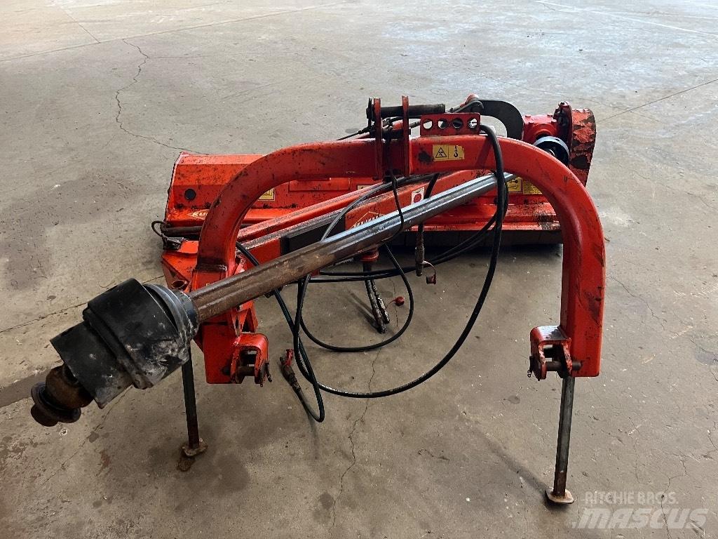 Kuhn TB 211 牧场割草机和切顶器