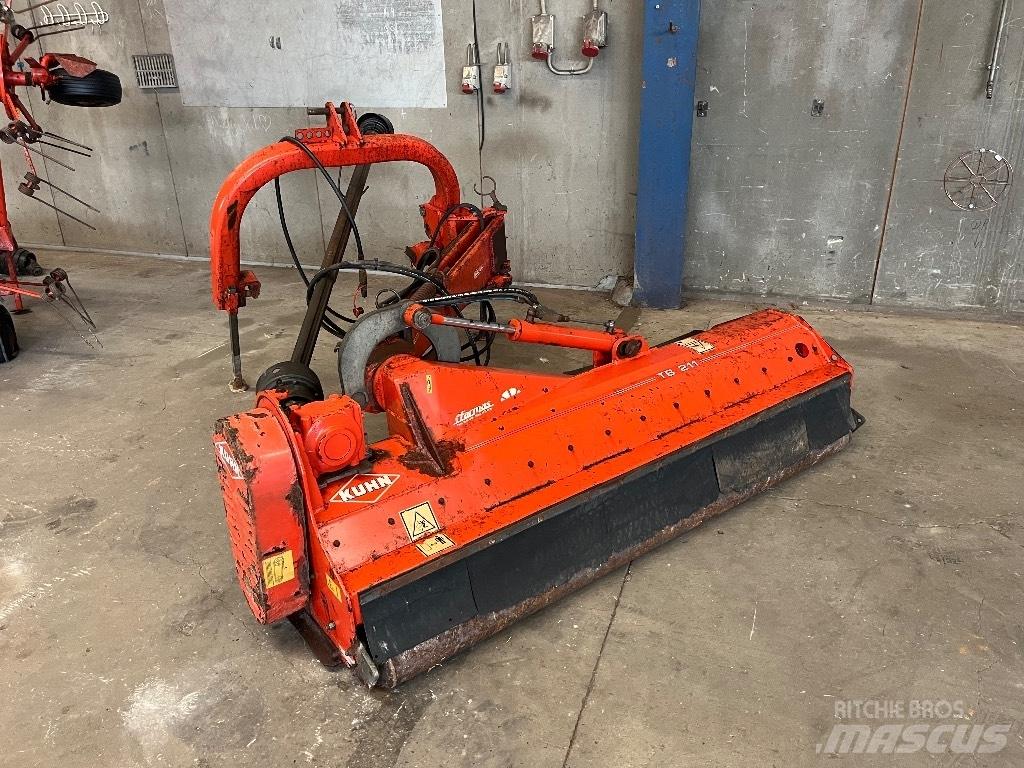 Kuhn TB 211 牧场割草机和切顶器