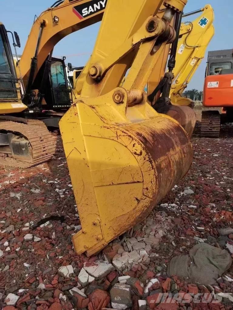 Komatsu pc 210 履带挖掘机
