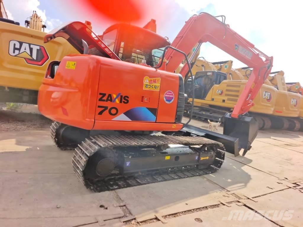 Hitachi ZX 70 中型挖掘机