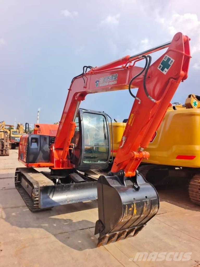 Hitachi ZX 70 中型挖掘机