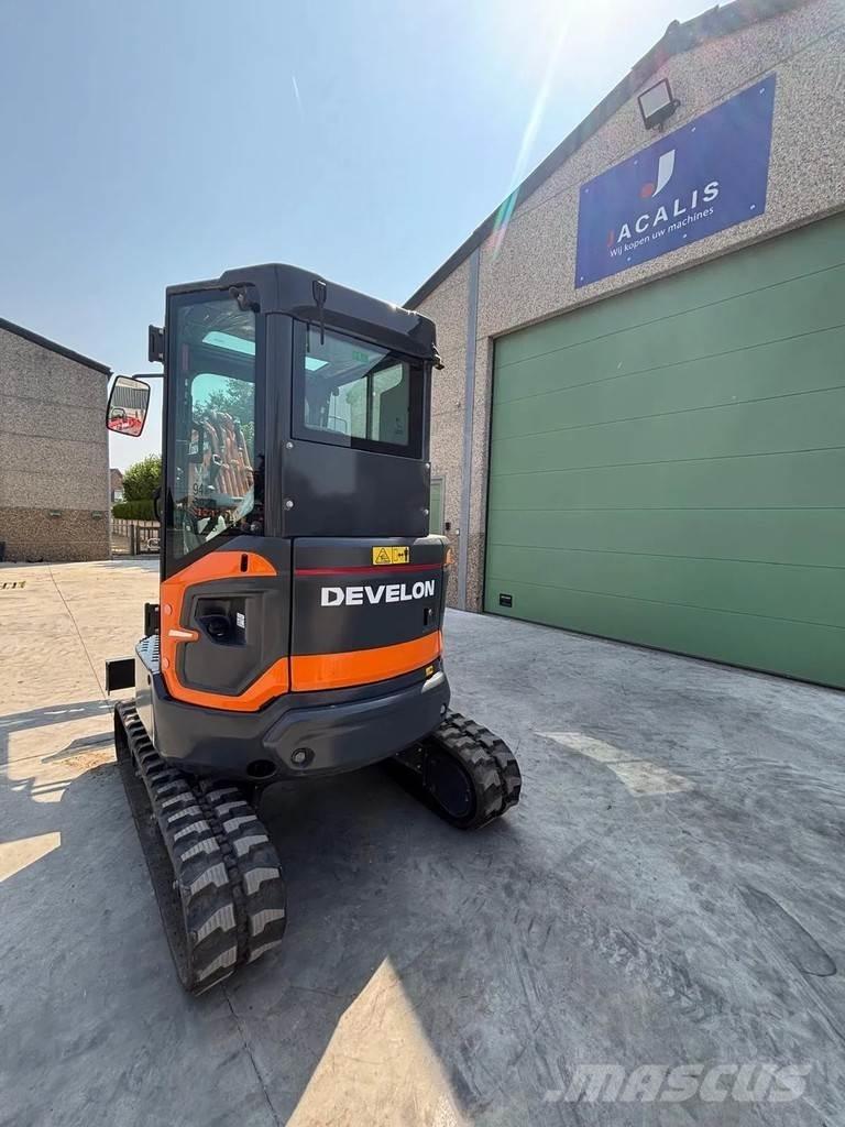 Doosan DX27Z-7 小型挖掘机