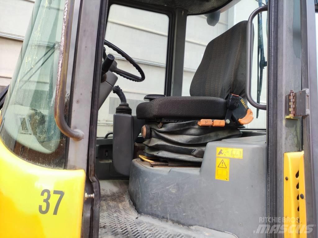 Volvo L 30 B 轮式装载机