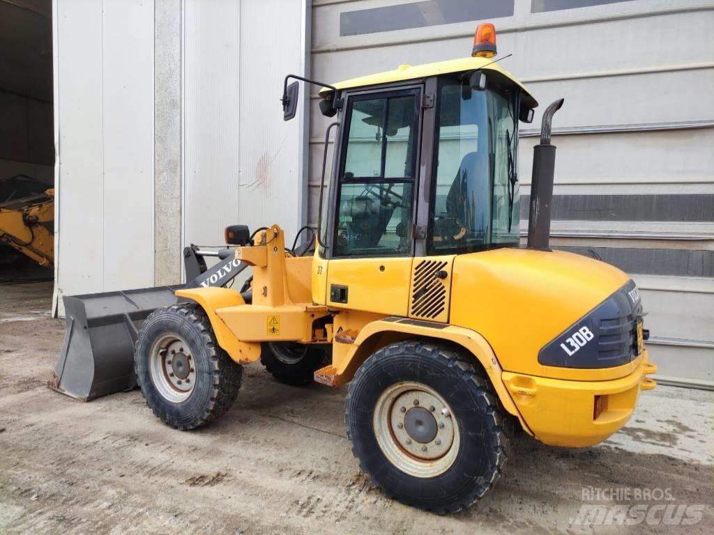 Volvo L 30 B 轮式装载机