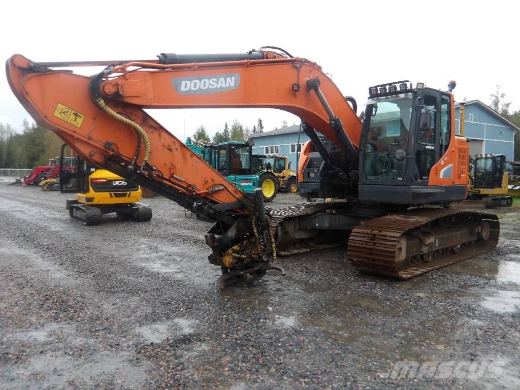 Doosan DX 235 LCR-5 履带挖掘机