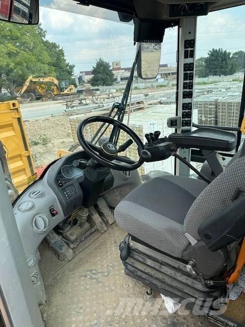 2017 L120H 轮式装载机