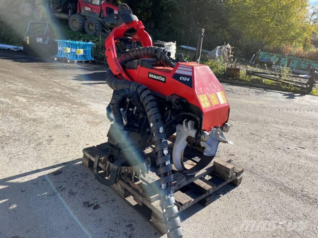 Komatsu C 124 收割机