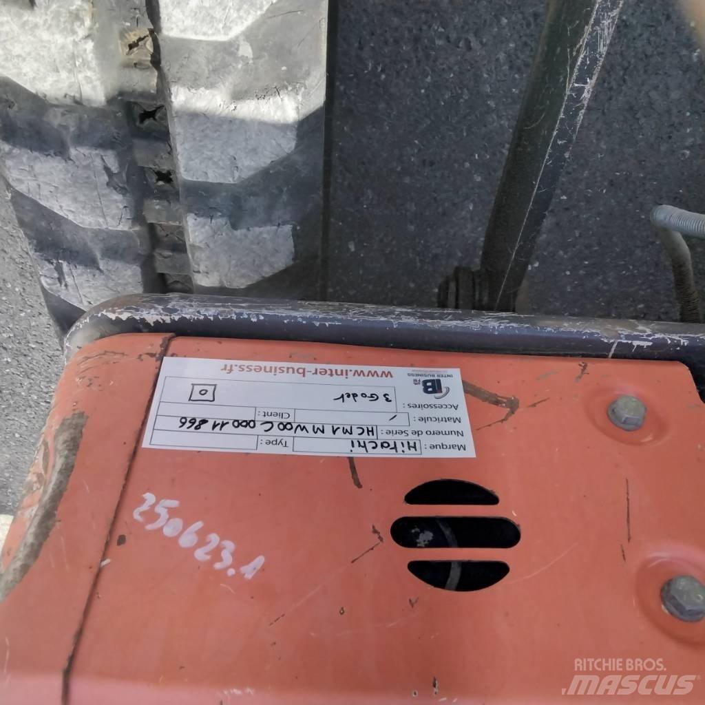 Hitachi ZX 22U 2YLR 小型挖掘机