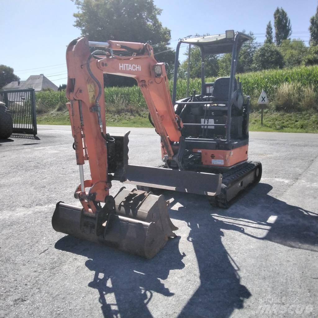 Hitachi ZX 22U 2YLR 小型挖掘机