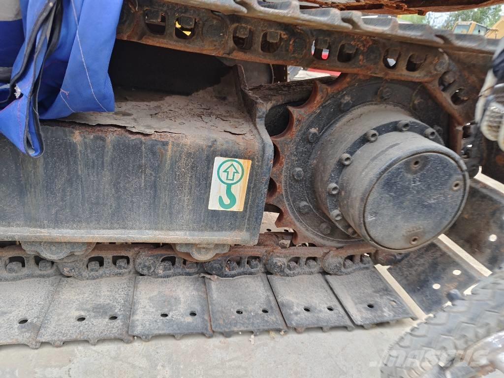 Hitachi ZX 70 中型挖掘机