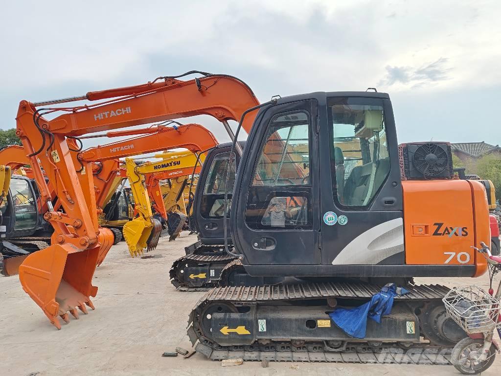 Hitachi ZX 70 中型挖掘机