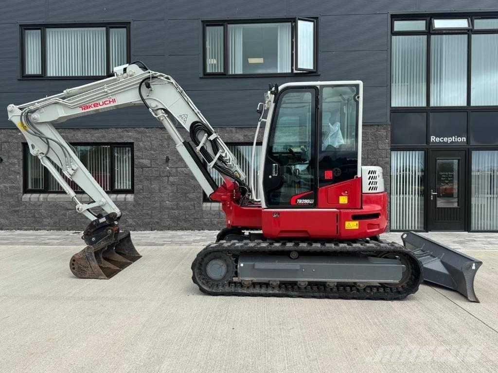 Takeuchi TB 280 FR 中型挖掘机