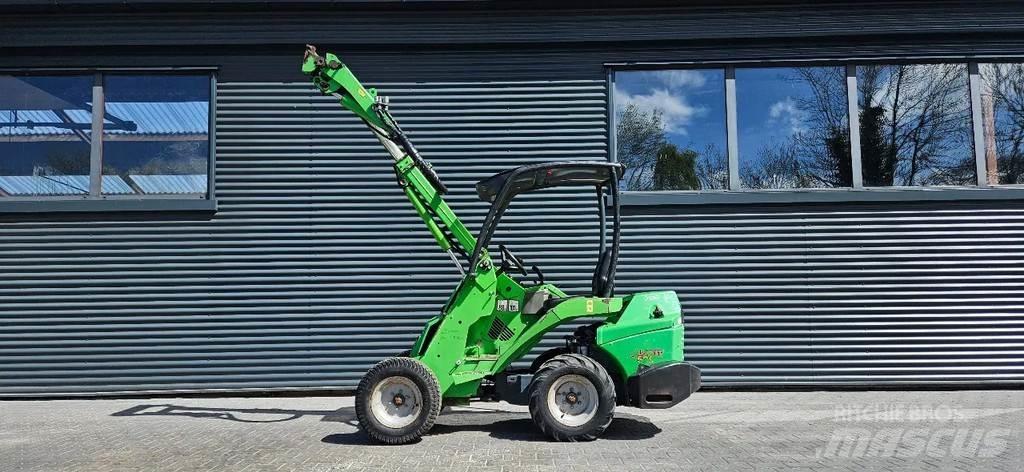 Avant M528 小型装载机