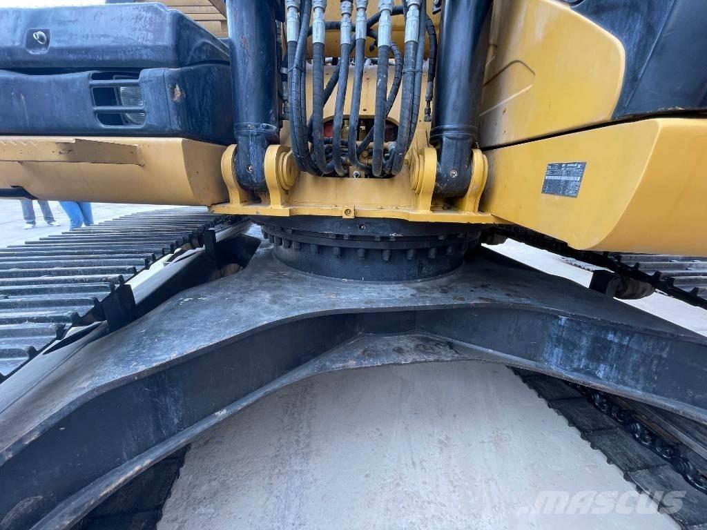 CAT 323 D 履带挖掘机