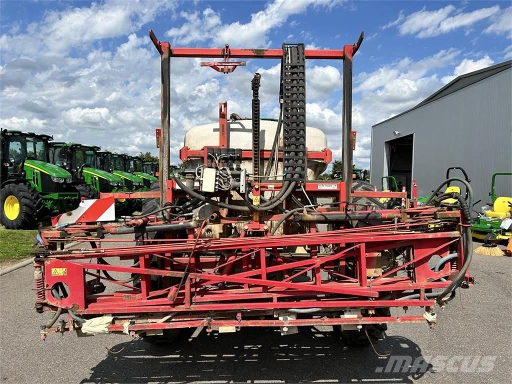 Holder IN280 牵引式喷雾机