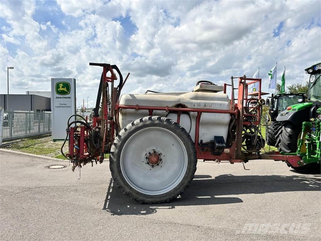 Holder IN280 牵引式喷雾机