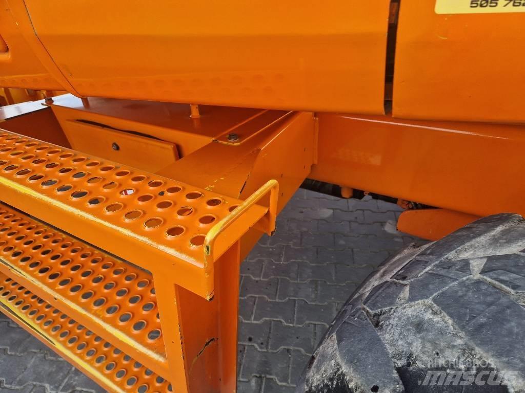 Terex TW 110 轮式挖掘机