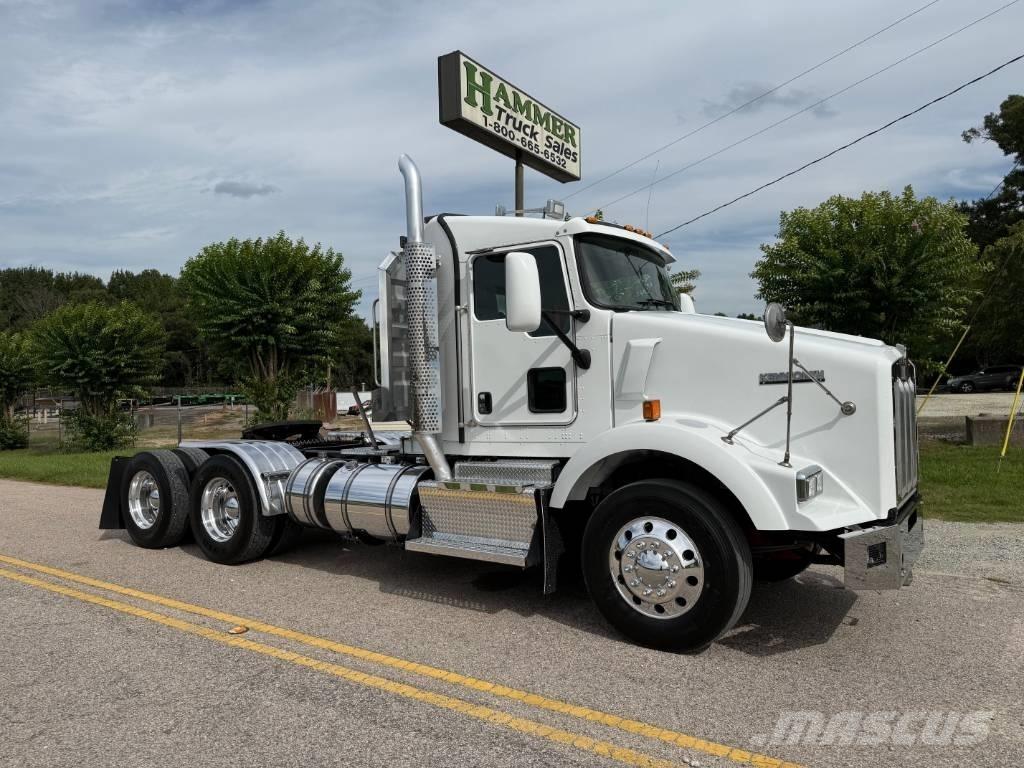 Kenworth T 800 牵引车