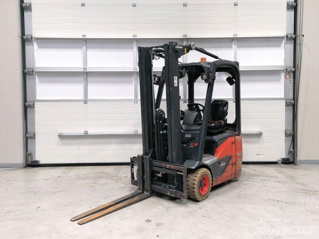 Linde E12-02 电动叉车