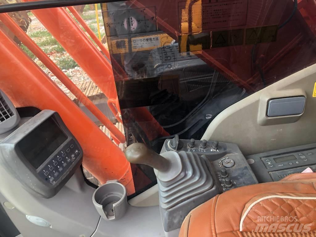 Hitachi ZX 240 履带挖掘机