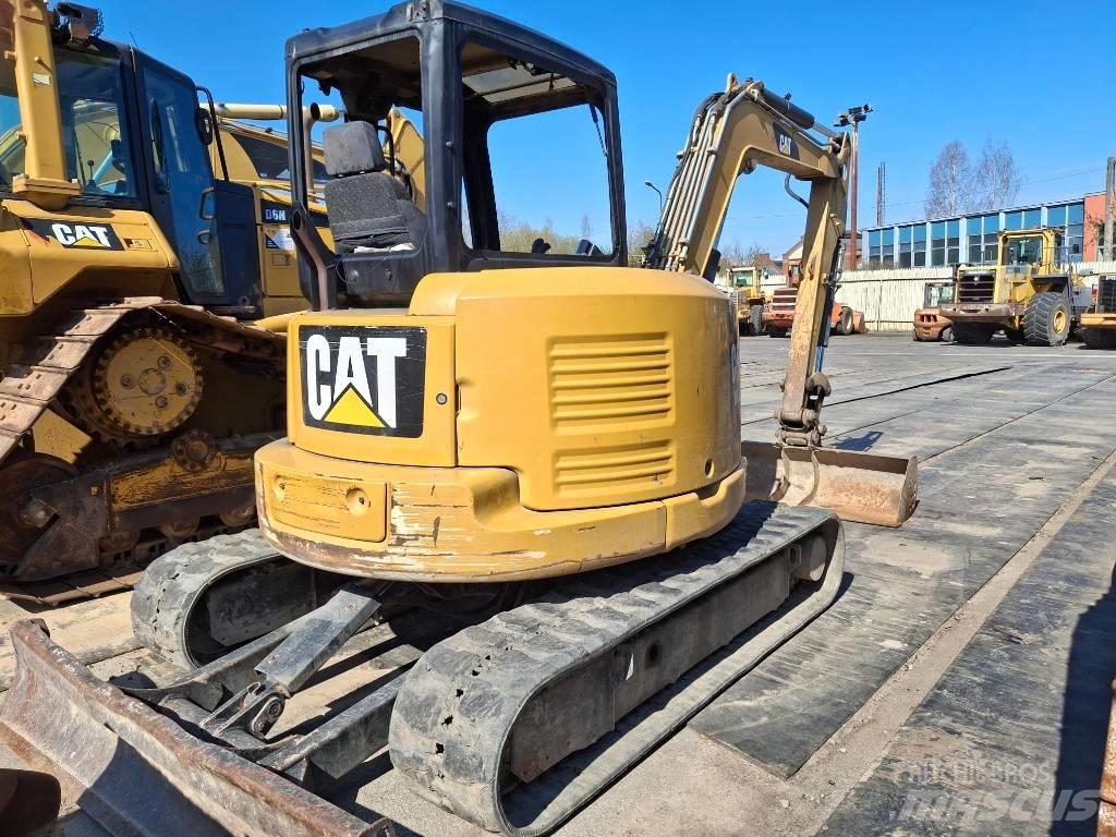 CAT 305 小型挖掘机