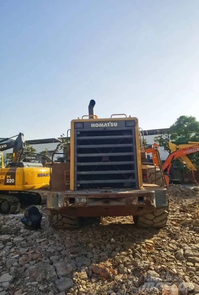 Komatsu WA 600 轮式装载机