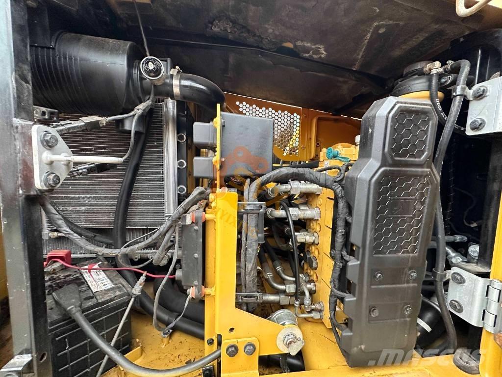 CAT 310 履带挖掘机