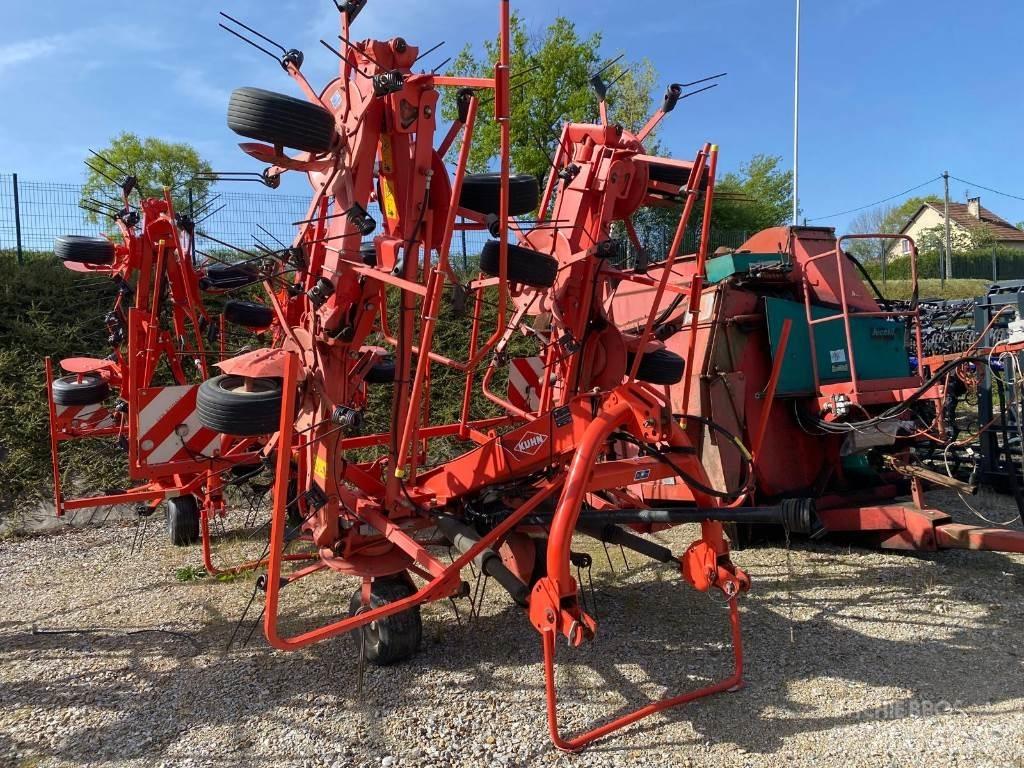 Kuhn GF8702 犁耙和摊草机