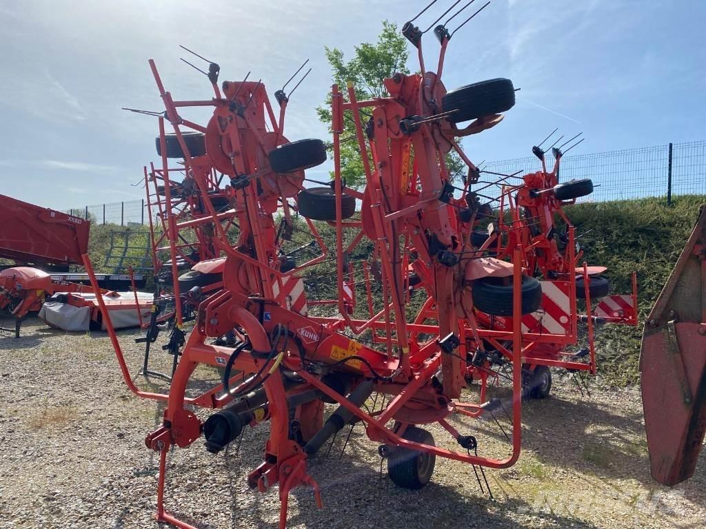 Kuhn GF8702 犁耙和摊草机