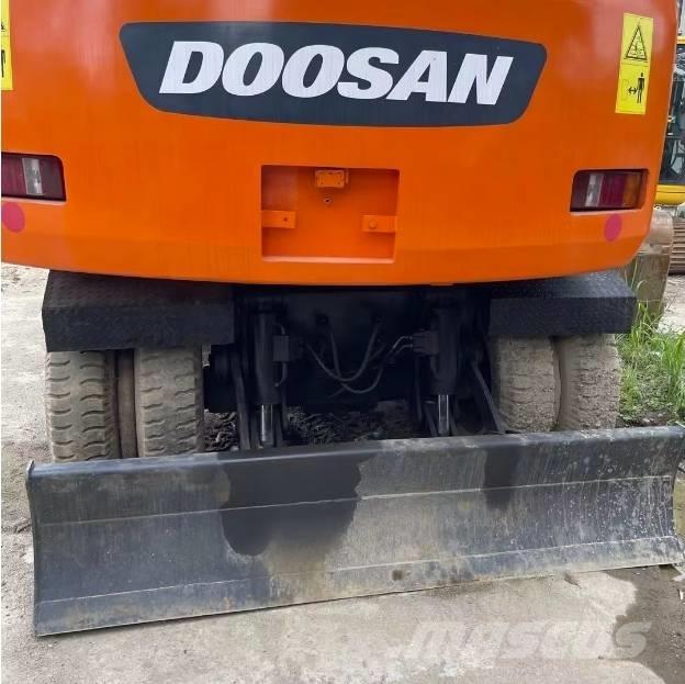 Doosan DH150W-7 轮式挖掘机