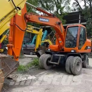 Doosan DH150W-7 轮式挖掘机