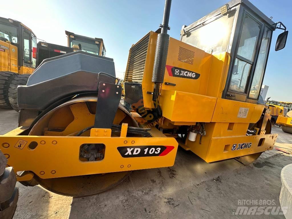 XCMG XD 103 土壤压实机