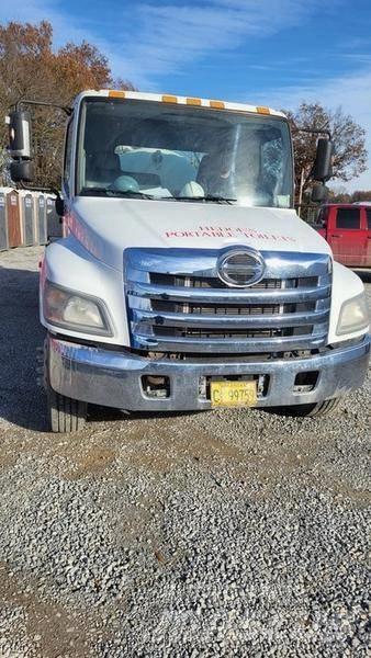 Hino Toilet Truck 油罐车