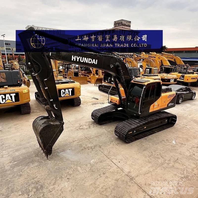 Hyundai R225 履带挖掘机