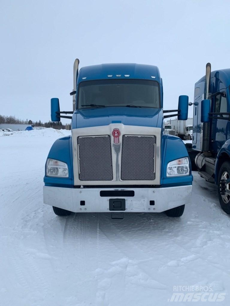 Kenworth T-880 牵引车