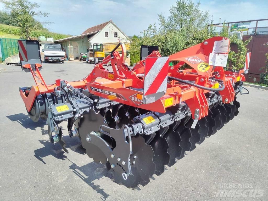 Kuhn OPTIMER XL 300 钉齿耙