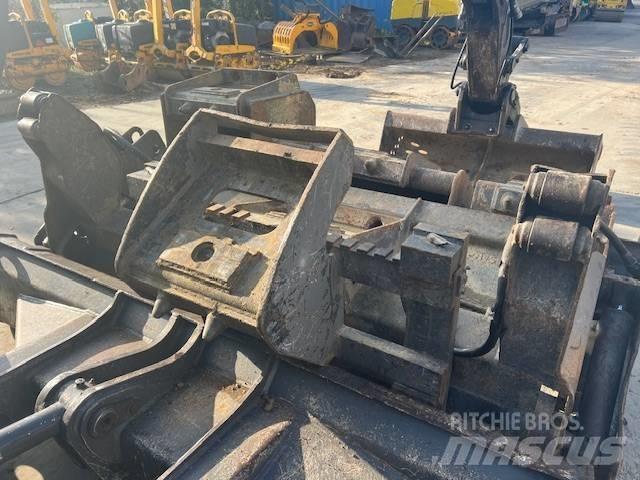 Mecalac 10 M CR 履带挖掘机