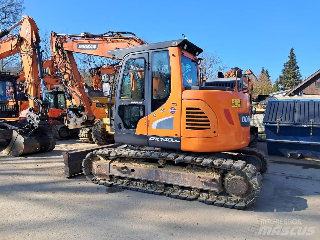 Develon DX 140 LCR-5 履带挖掘机