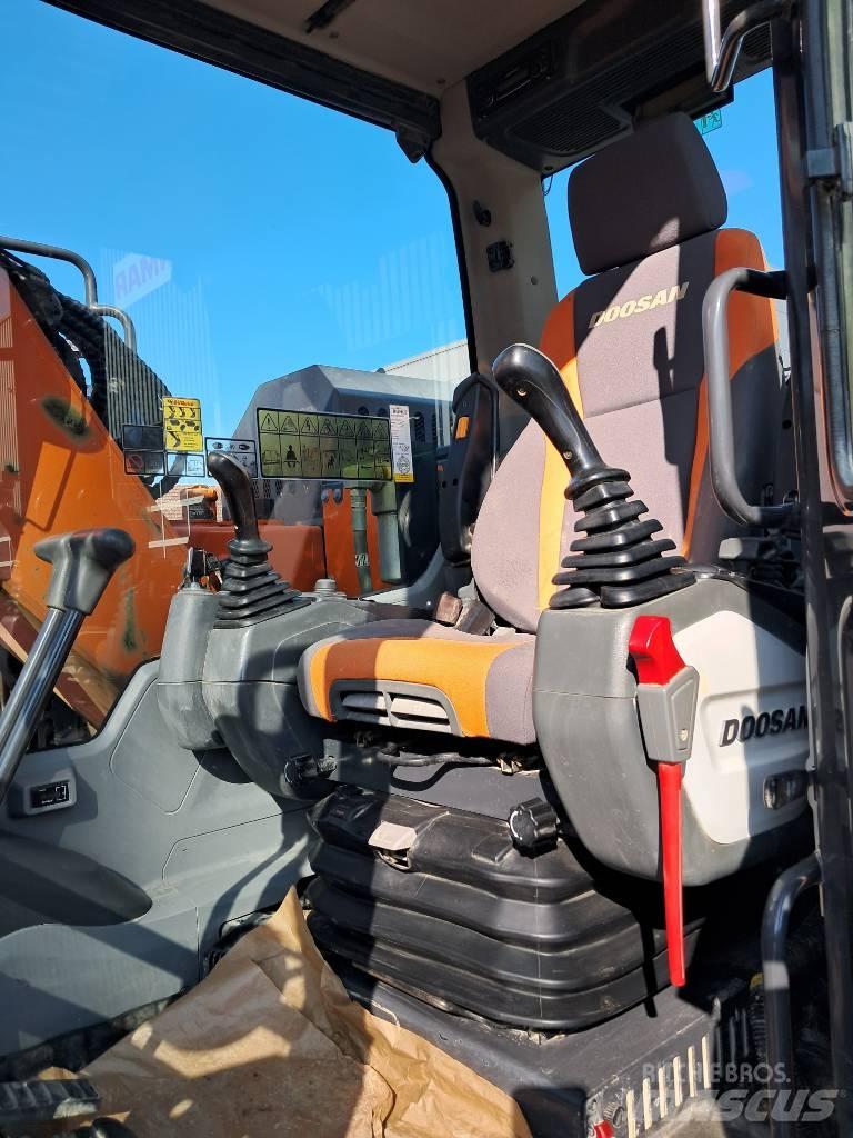 Develon DX 140 LCR-5 履带挖掘机