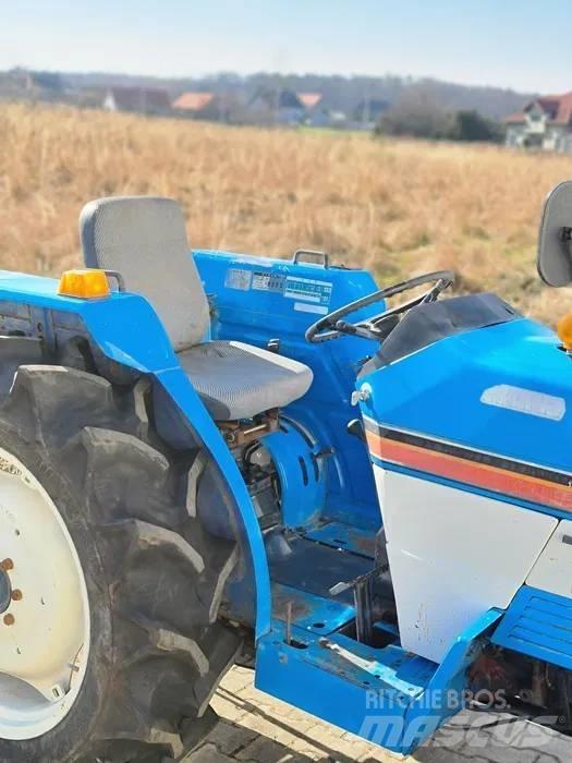Mitsubishi MT3201 小型拖拉机